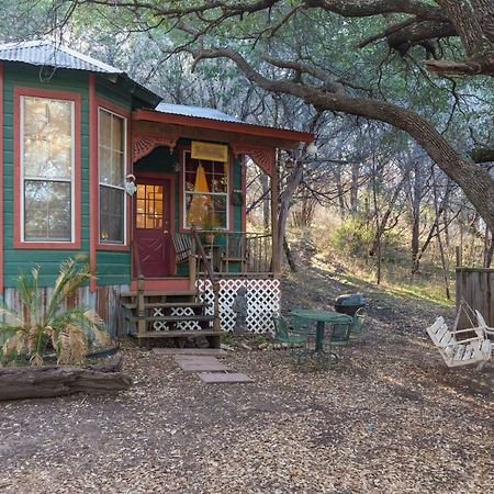 The Victorian Cottage At Creekside Camp & Cabins Marble Falls Eksteriør bilde