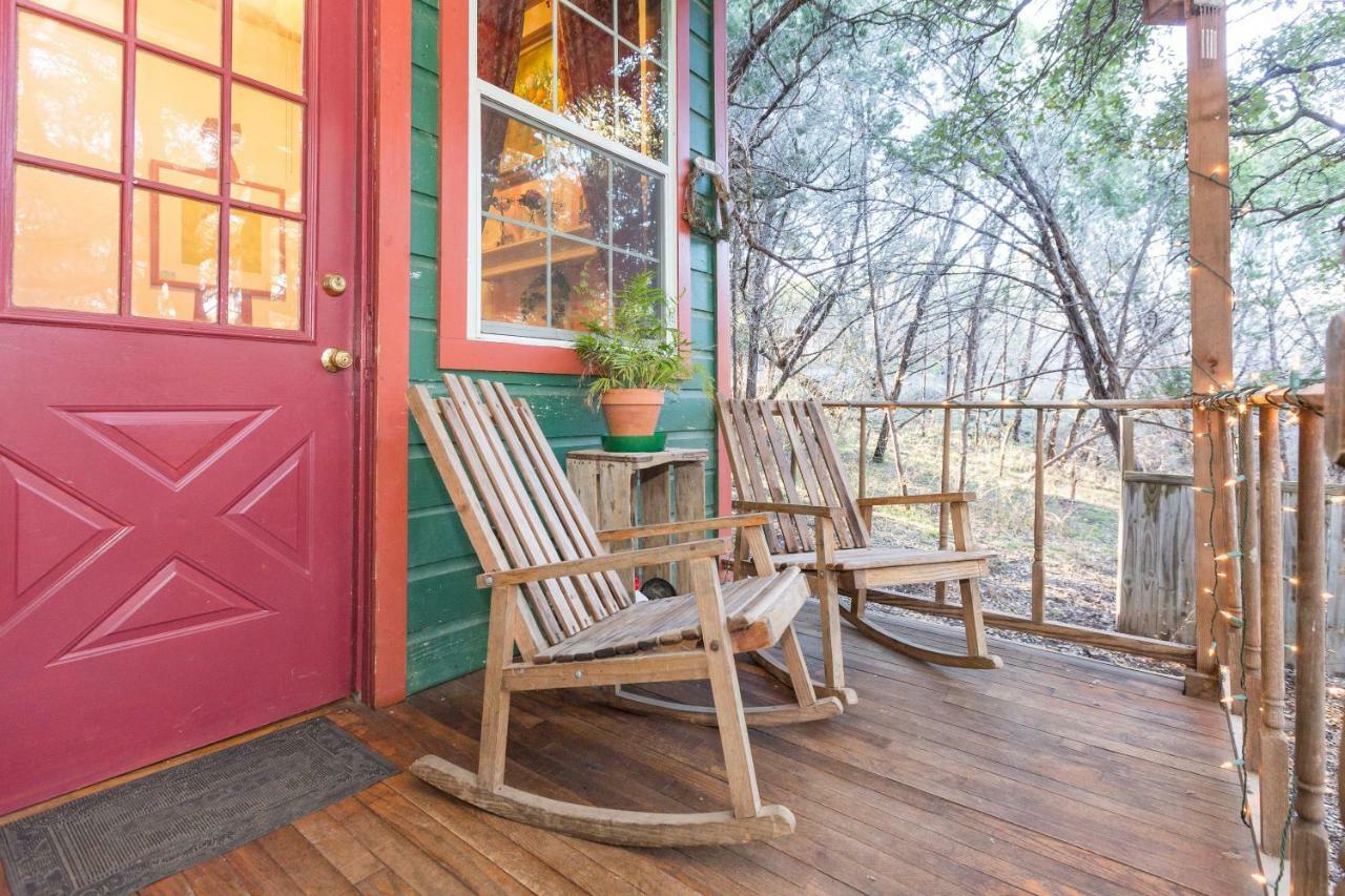 The Victorian Cottage At Creekside Camp & Cabins Marble Falls Eksteriør bilde